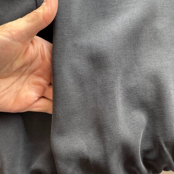 NWT Athleta Seasoft Bubble Hem Hoodie Sweatshirt in Black - Picture 8 of 10